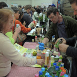Boston Veg Food Fest 2013 attendees trying smoothie samples